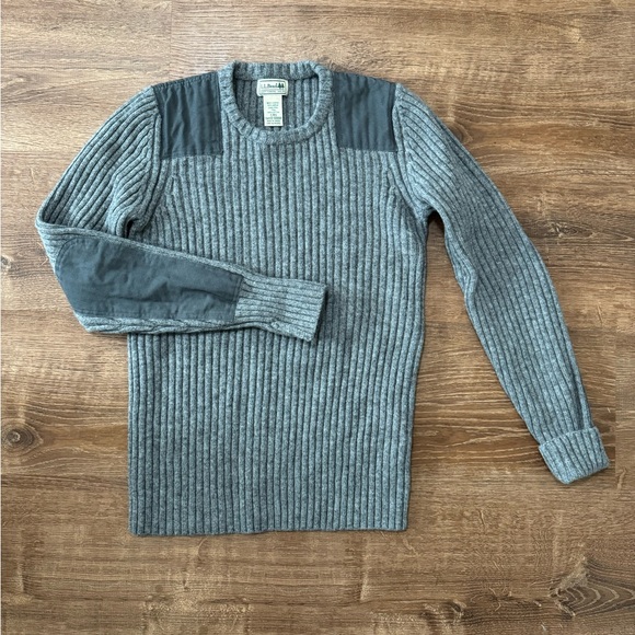 L.L. Bean Gray 100% Merino Lambs Wool Commando Crewneck Ribbed Sweater Size S - Picture 10 of 10